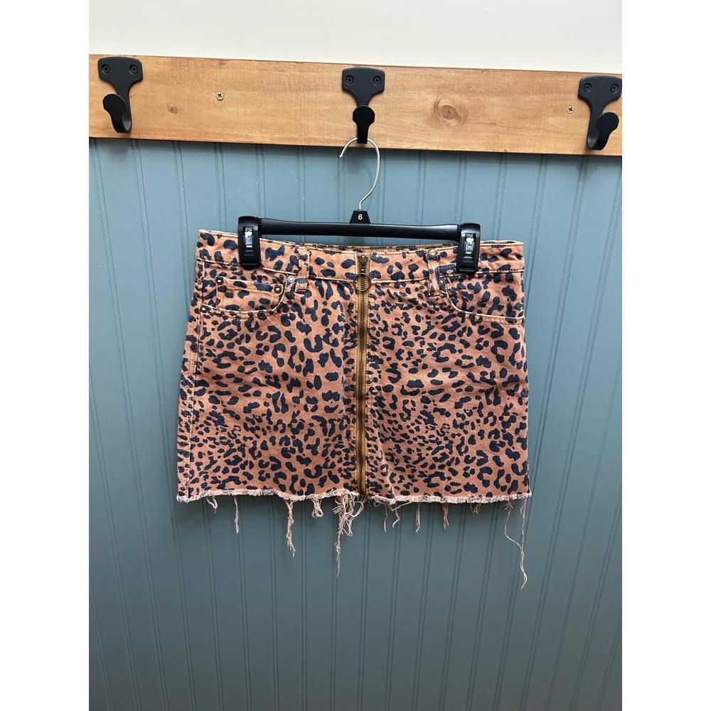We The Free Free People Leopard Denim Mini Skirt Front Zip Raw Hem Size 29